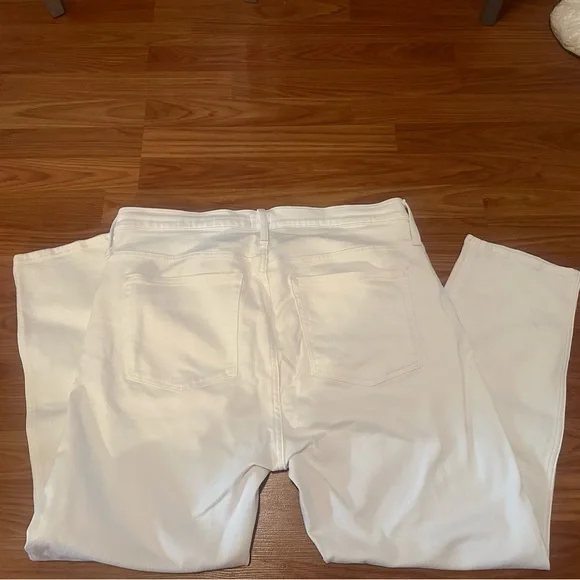 4 Button White J. Crew pants. Size 33 - Picture 5 of 10